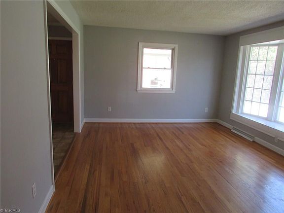 2nd image of 2915 Isaacs Pl