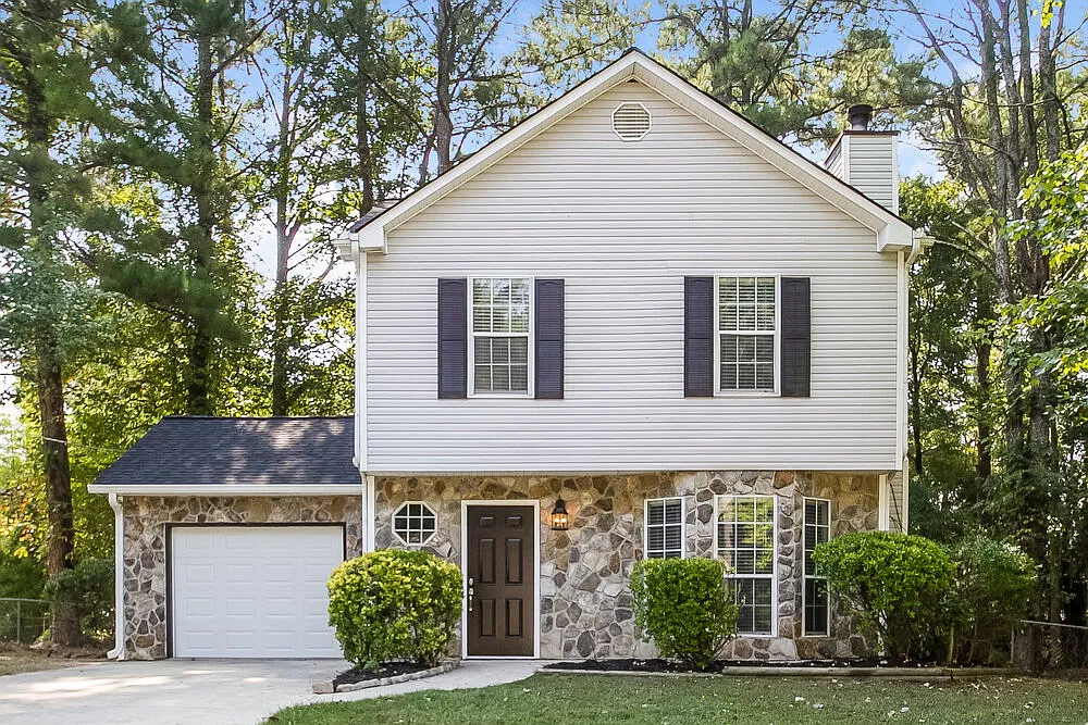 3 bed, 2.5 bath, 1354 sqft, $1,955 — Photo 1