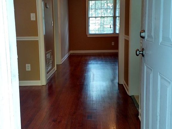 5th image of 1226 E Victory Dr APT 1