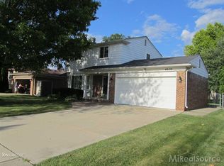 46152 Apple Ln, Macomb, MI 48044