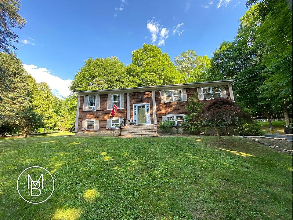 1st image of 9 Pinegrove Dr