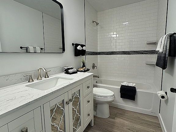 5th image of 455 Franklin Ave
