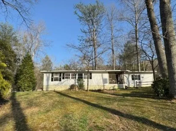 123 Leisure Woods Ln, Hiawassee, GA 30546