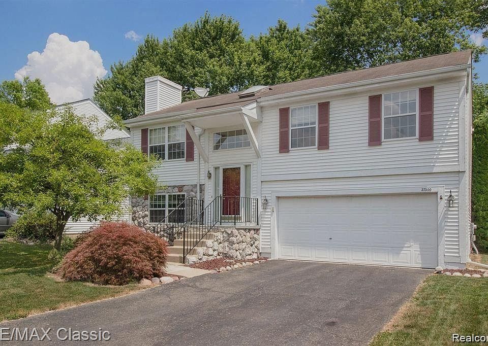 1st image of 37500 Lang Ct