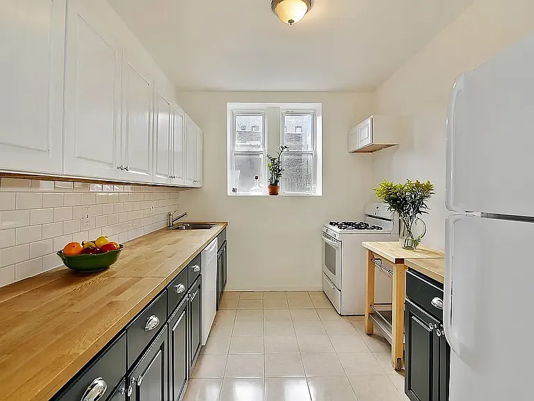 1213 Union St #2 — Photo 3
