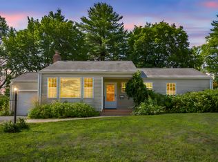 11 Sky View Dr, West Hartford, CT 06117