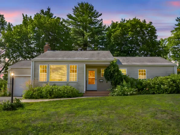 11 Sky View Drive, West Hartford, CT 06117