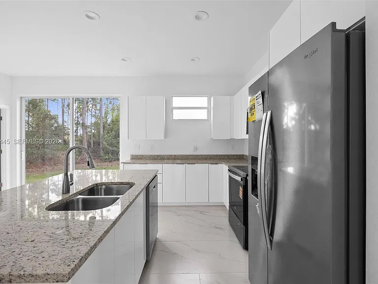 1923 Sunniland Blvd — Photo 11