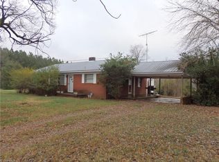 881 & 883 Rush Mountain Rd, Trinity, NC 27370