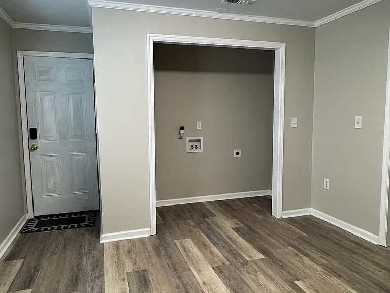 1312 Barnes St — Photo 28