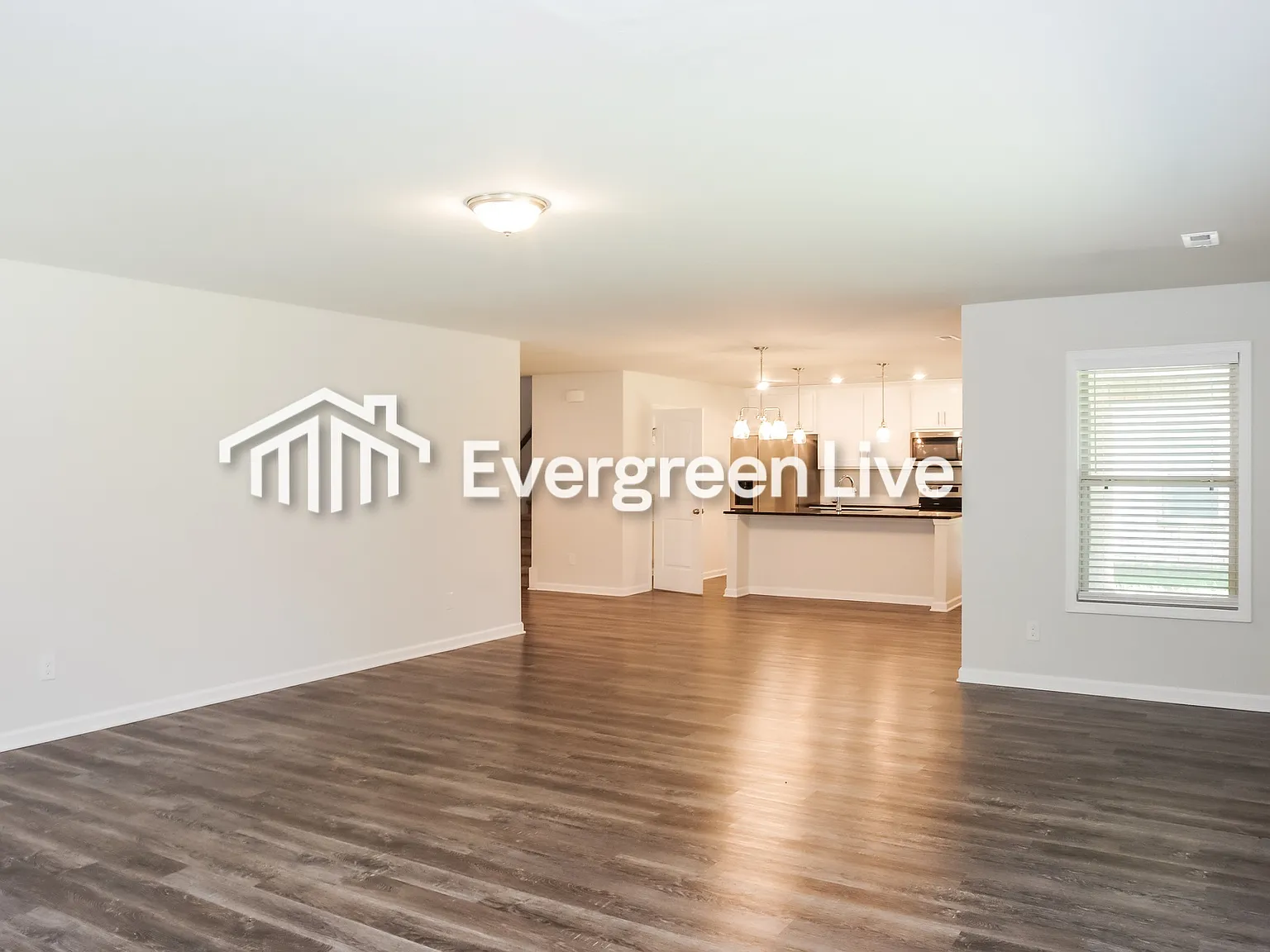4 bed, 2.0 bath, 3078 sqft, $2,045 — Photo 3