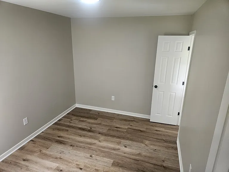 604 Floyd St — Photo 11