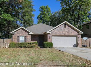 1336 W Mount Comfort Rd, Fayetteville, AR 72703