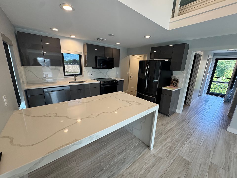 1st image of 850 Main St Suite 2