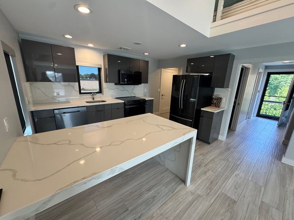 850 Main St Suite 2