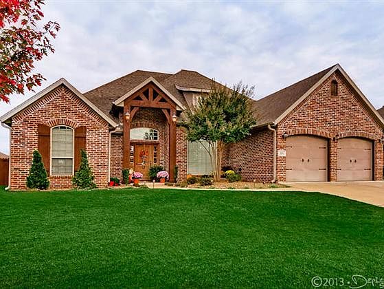 1st image of 305 Camden Dr