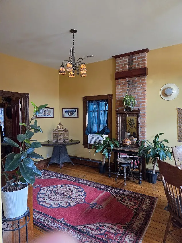 3 bed, 1600 sqft, $3,200 — Photo 3