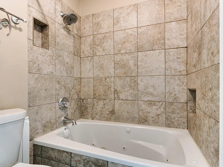 8704 NW 86th Pl — Photo 34