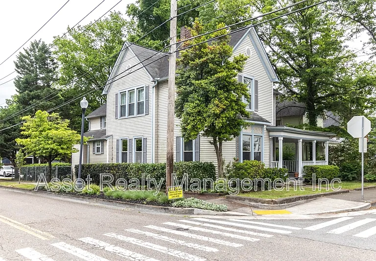 820 Luttrell St #1 — Photo 6