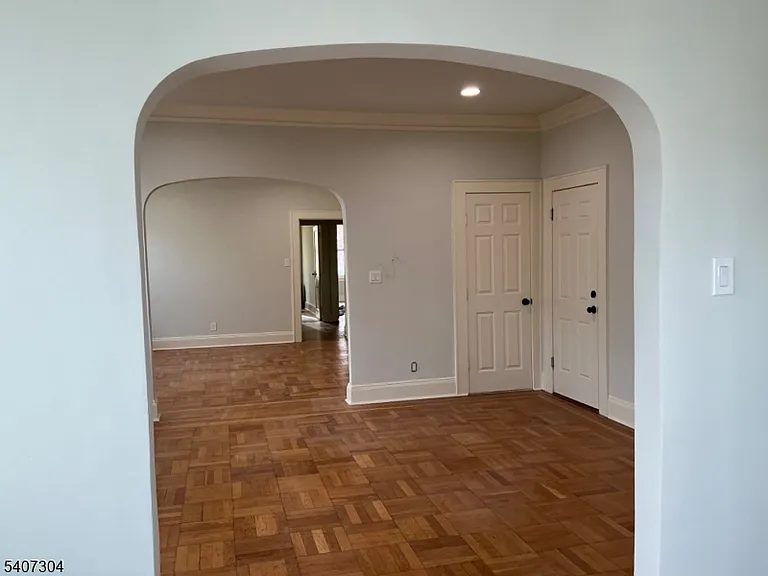 176 Weequahic Ave #2 — Photo 18