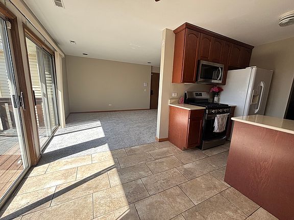4th image of 615 Mallard Ct APT C2