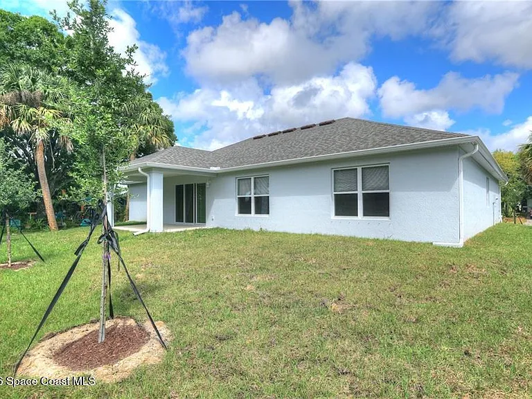 426 Lanfair Ave — Photo 3