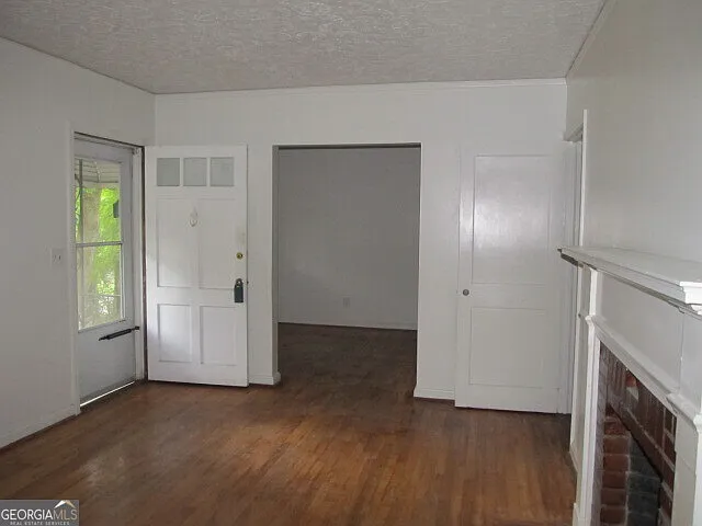 2 bed, 1.0 bath, 996 sqft, $1,250 — Photo 4