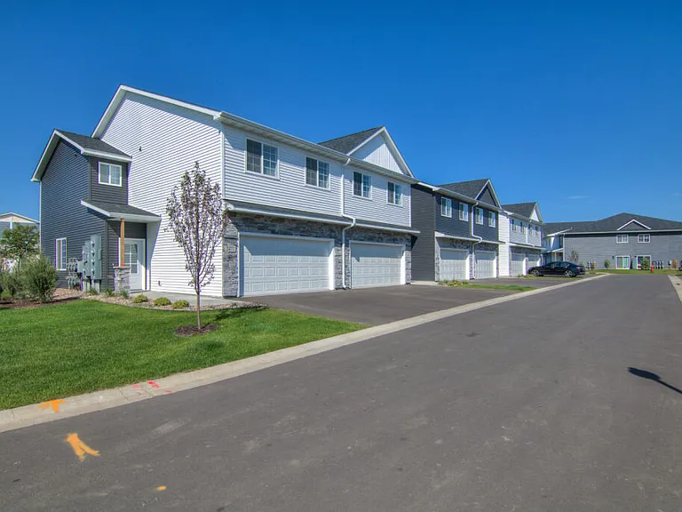 Dawes Place Townhomes — Photo 6