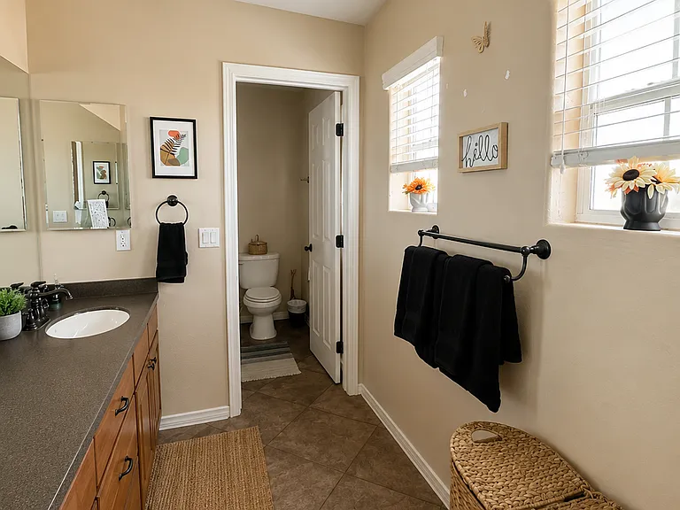 449 Phelps Dr — Photo 22