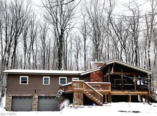13 Lakeview Ct, Gouldsboro, PA 18424