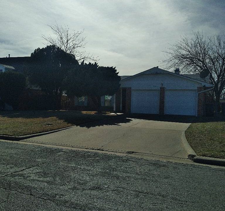 1st image of 5906 NW Briarwood Ave