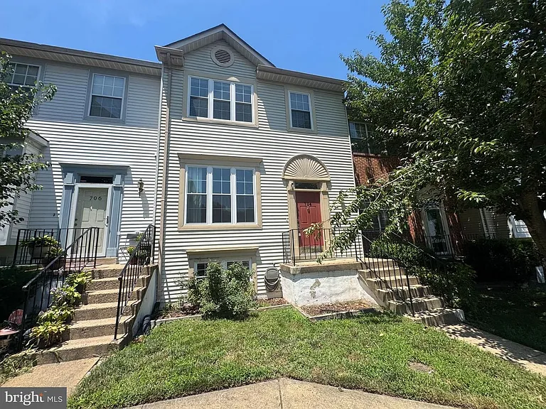 704 Stafford Glen Ct — Photo 17
