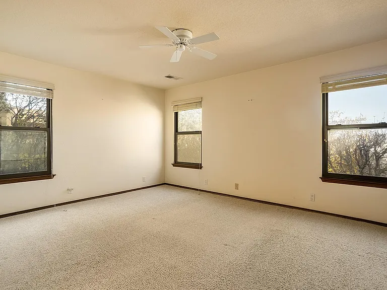 10405 Camino Del Oso NE — Photo 15