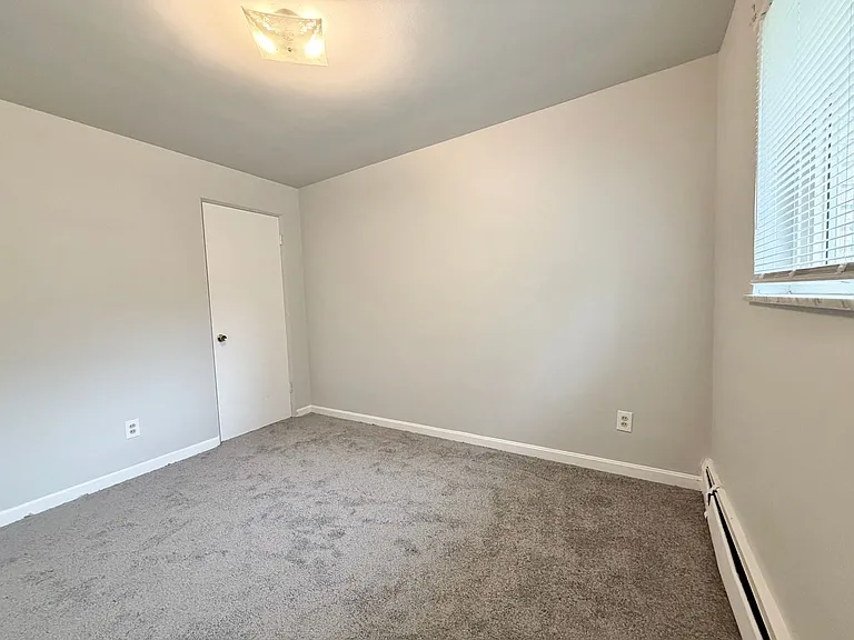 Clovernook Chateau Apartments — Photo 10