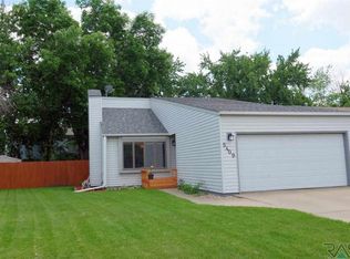 5409 W Chelsea Dr, Sioux Falls, SD 57106
