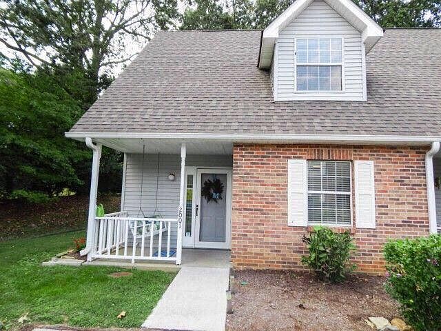 1st image of 2001 Silverbrook Dr