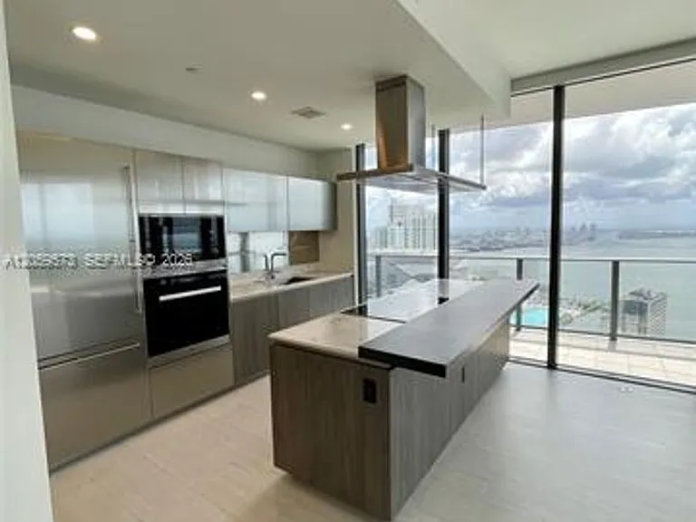 1000 Brickell Plz #Penthouse CU-5501 — Photo 11