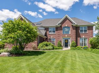 41W002 Campton Trail Rd, St Charles, IL 60175