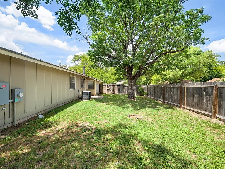 10300 E Rutland Vlg — Photo 37