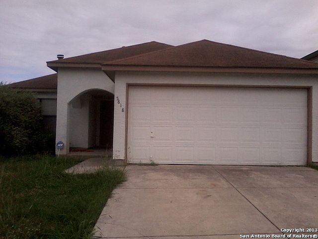 1st image of 5818 Encanto Point Dr