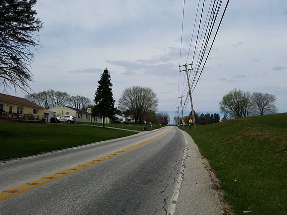 5th image of 821 W Kings Hwy