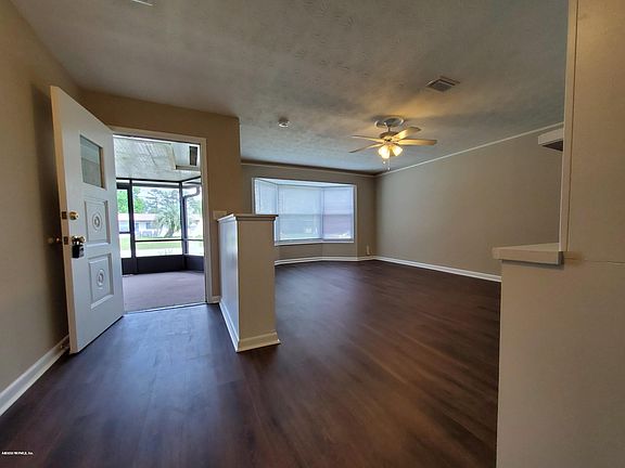 4th image of 7846 Mendoza Dr