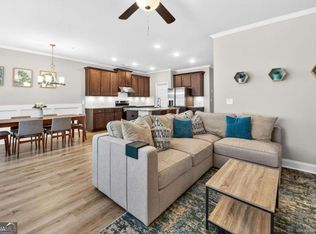 352 Cherryhill Ln, Woodstock, GA 30188