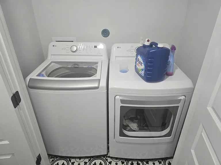 Laundry unit