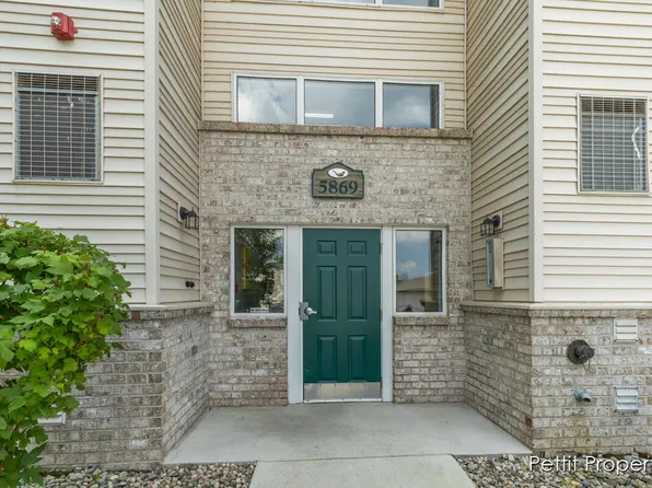 5869 Crosswinds Dr Unit 32, Norton Shores, MI 49444