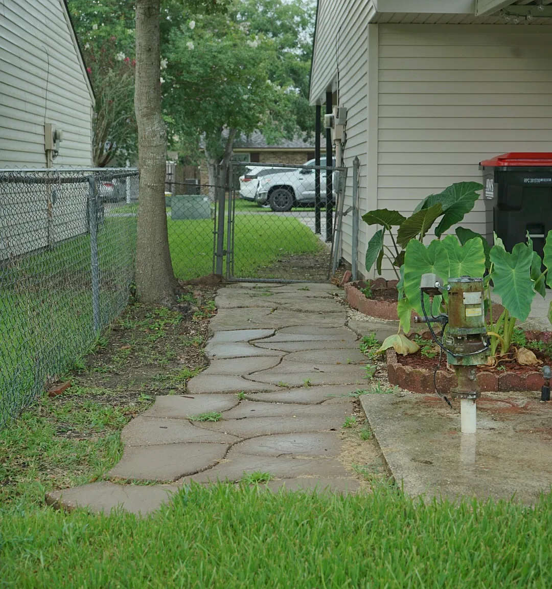 108 Dempsey Dr — Photo 2