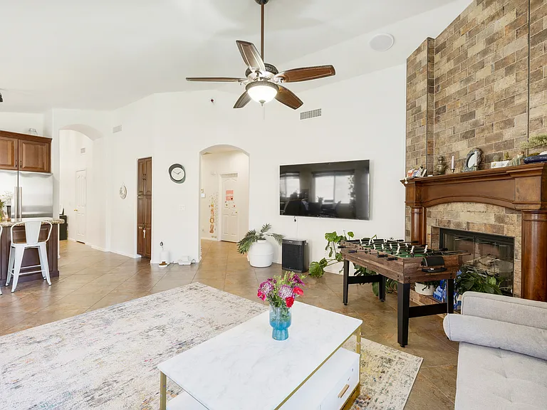 4704 E Weaver Rd — Photo 28