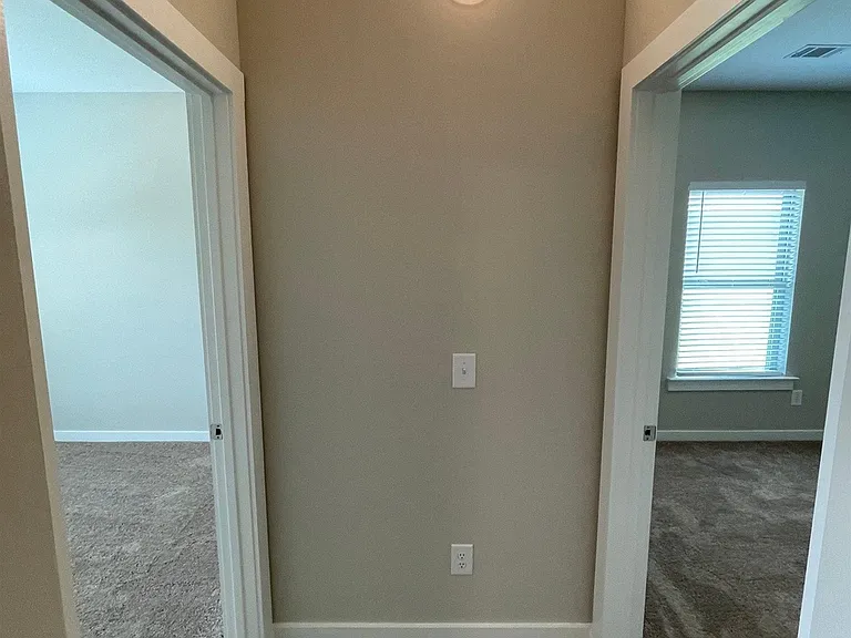 9047 Ivanhoe Dr — Photo 5
