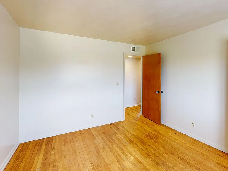 Parkside Apartments — Photo 12