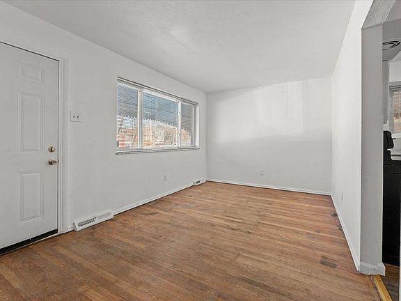 3rd image of 3828 Missouri Ave